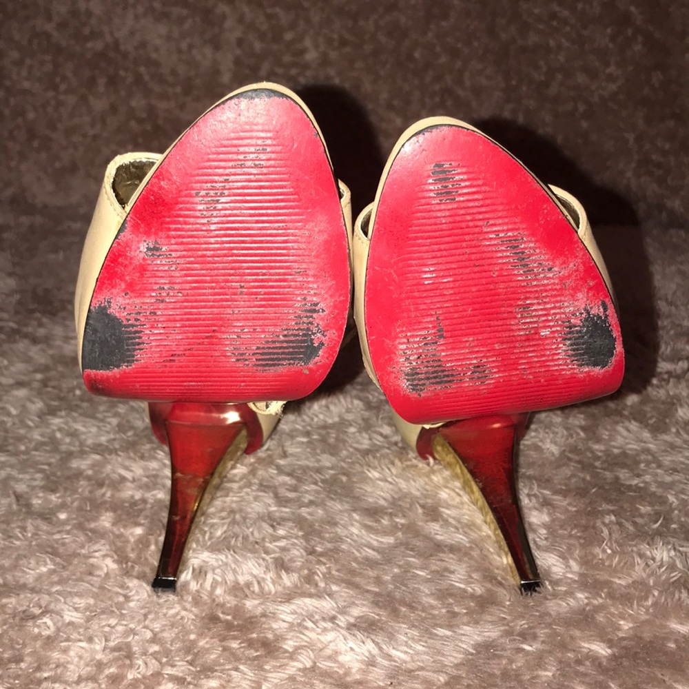 Heels - Picture 4 of 4